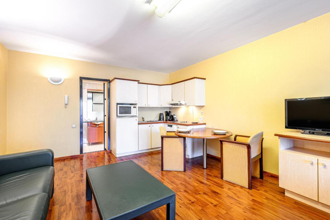 B-Aparthotel Montgomery Etterbeek Экстерьер фото